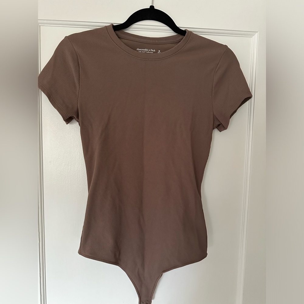 ABERCROMBIE & FITCH SOFTAF RIBBED BODYSUIT